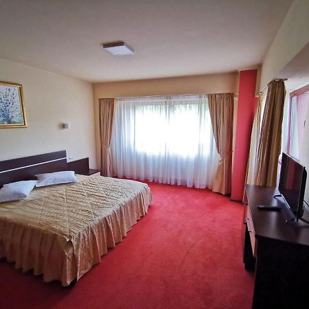 Hotel Severus Залэу Экстерьер фото